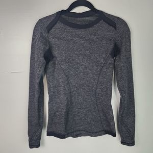 Lululemon Base Runner Pullover Heathered Black No Tag no size. Like a small.